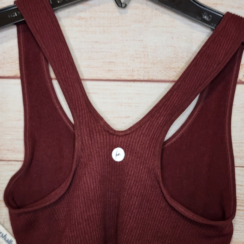 Cropped Tank Top - Picture 7 of 8